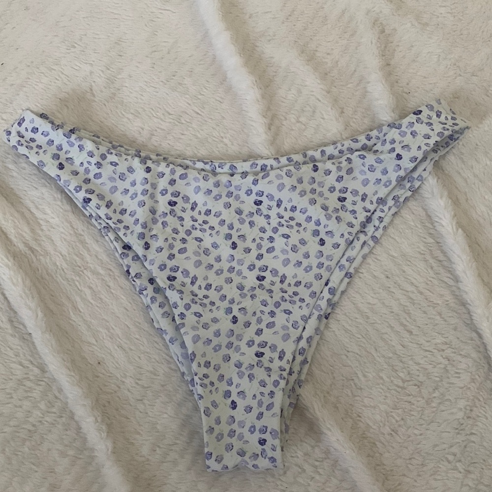 Floral cheeky bikini bottoms